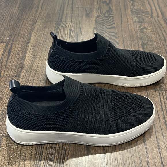 Steve Madden slip on sneakers - Picture 2 of 4